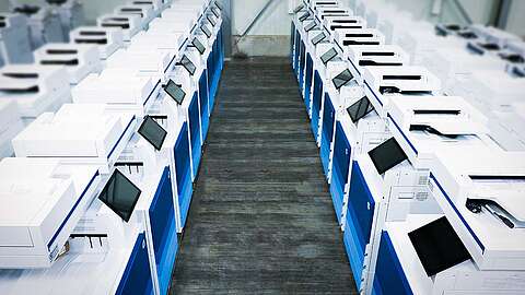 Netzwerktechnik Drucker der Marke HP in einer MODOX-Lagerhalle